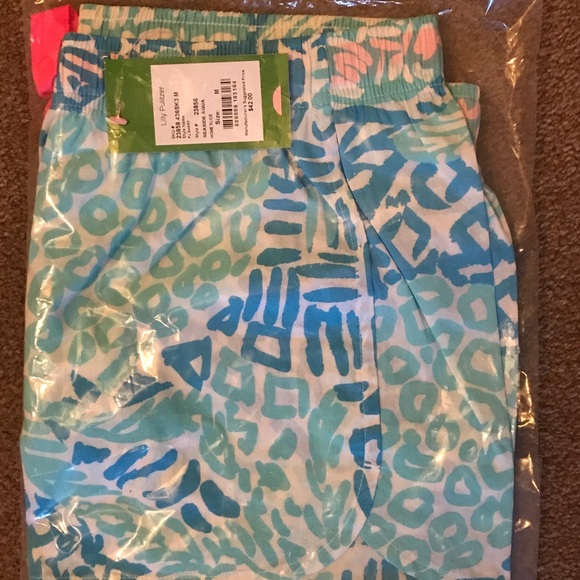 Lilly Pulitzer PJ short - Picture 2 of 3